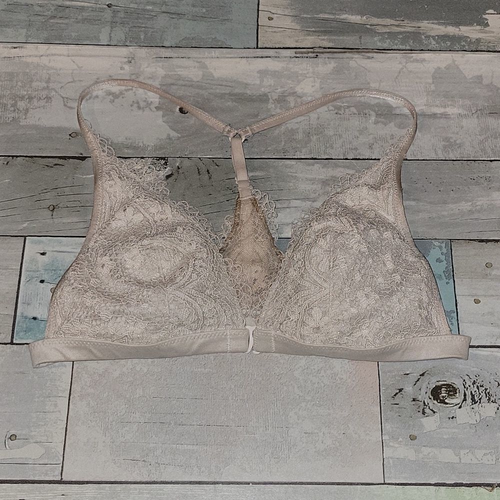 Body by Victoria Lace Bra size Small